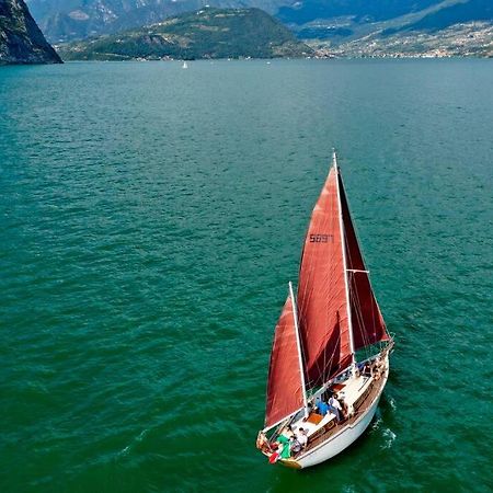 Lake House Valeriana Pilzone Екстер'єр фото