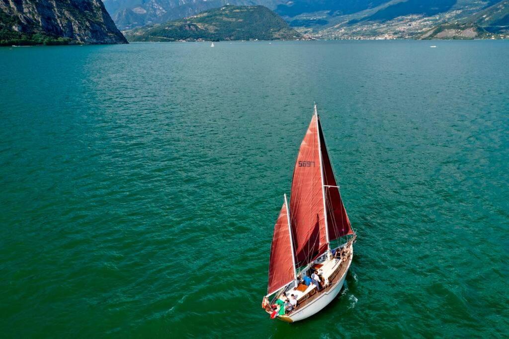 Lake House Valeriana Pilzone Екстер'єр фото